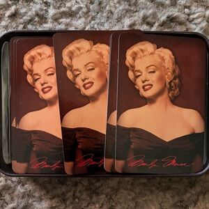 Marilyn Monroe playing cards .